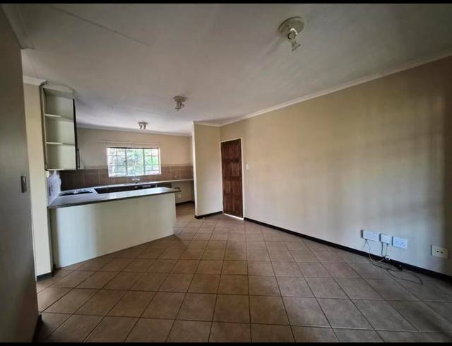 2 BEDROOM APARTMENT FOR SALE IN MOOIKLOOF RIDGE ESTATE